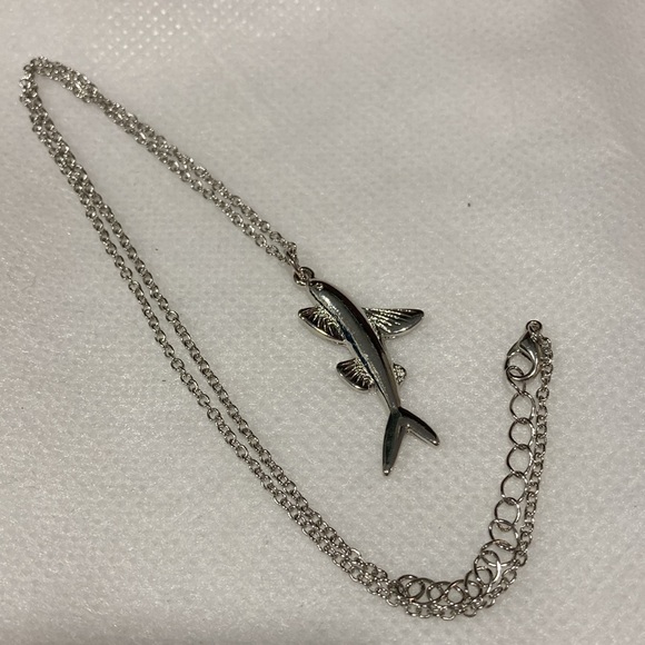 NWOT - Silvertone Flying Fish Necklace & Pendant - Picture 8 of 9